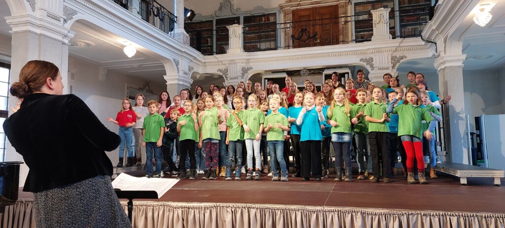 Chor bewegt! Kinder- und Jugendchöre des OCV zu Gast in der Landesmusikakademie